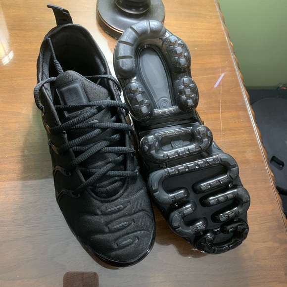 Nike Vapormax Plus - Picture 2 of 6